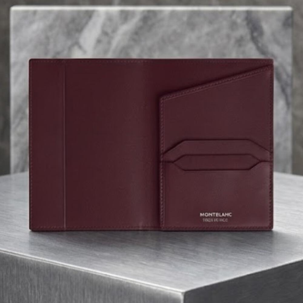 Passport Holder in Extreme Leather